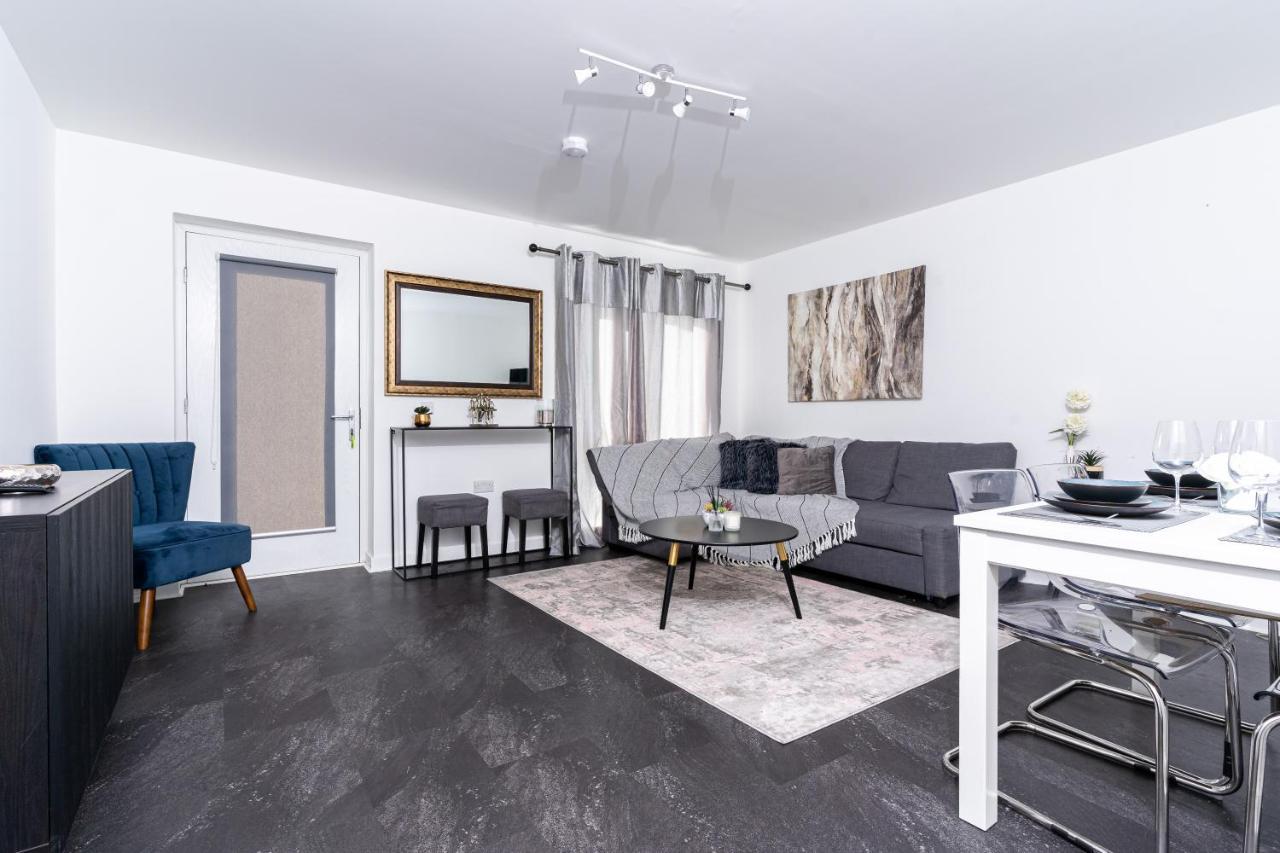 Spacious 3 Bedroom House In Glasgow City With Private Parking & Garden Exteriör bild