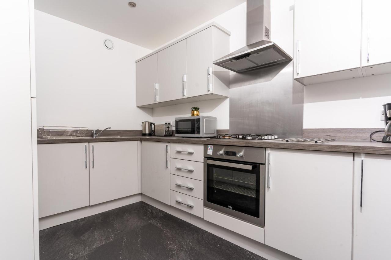 Spacious 3 Bedroom House In Glasgow City With Private Parking & Garden Exteriör bild