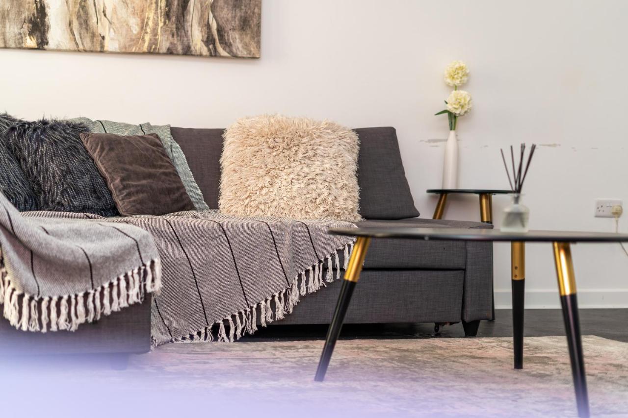 Spacious 3 Bedroom House In Glasgow City With Private Parking & Garden Exteriör bild