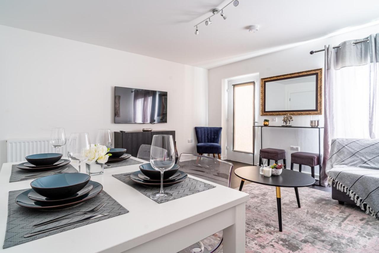 Spacious 3 Bedroom House In Glasgow City With Private Parking & Garden Exteriör bild