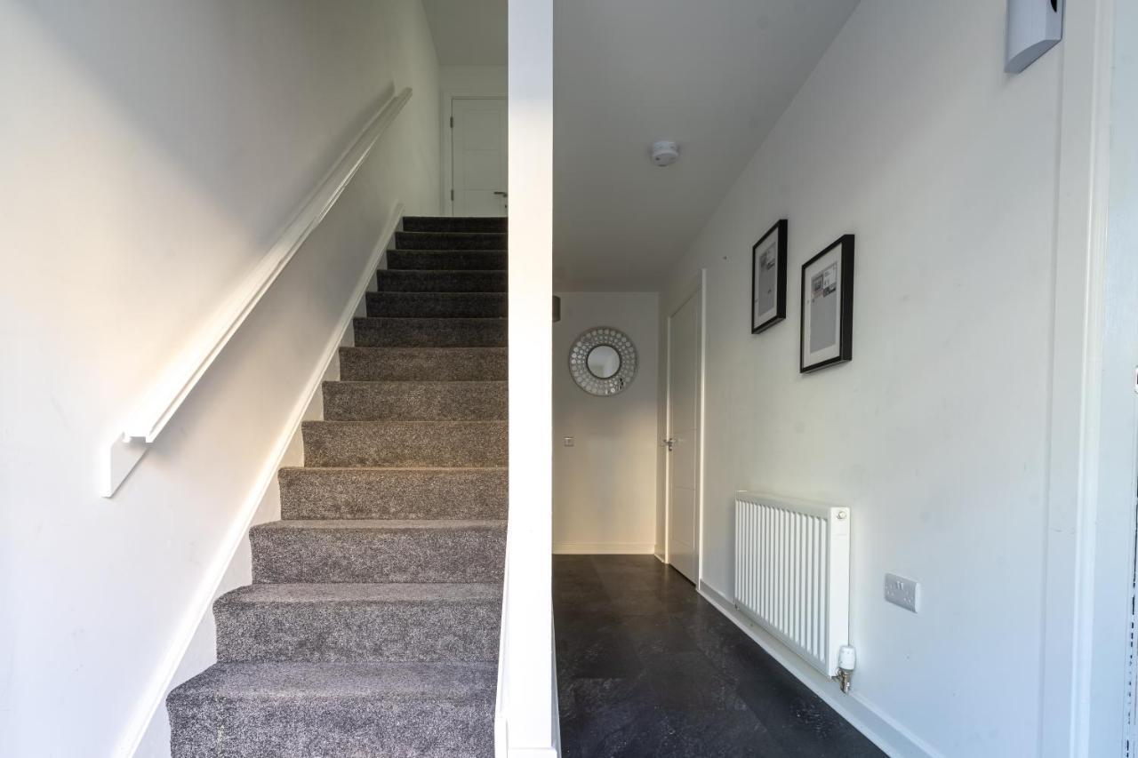 Spacious 3 Bedroom House In Glasgow City With Private Parking & Garden Exteriör bild