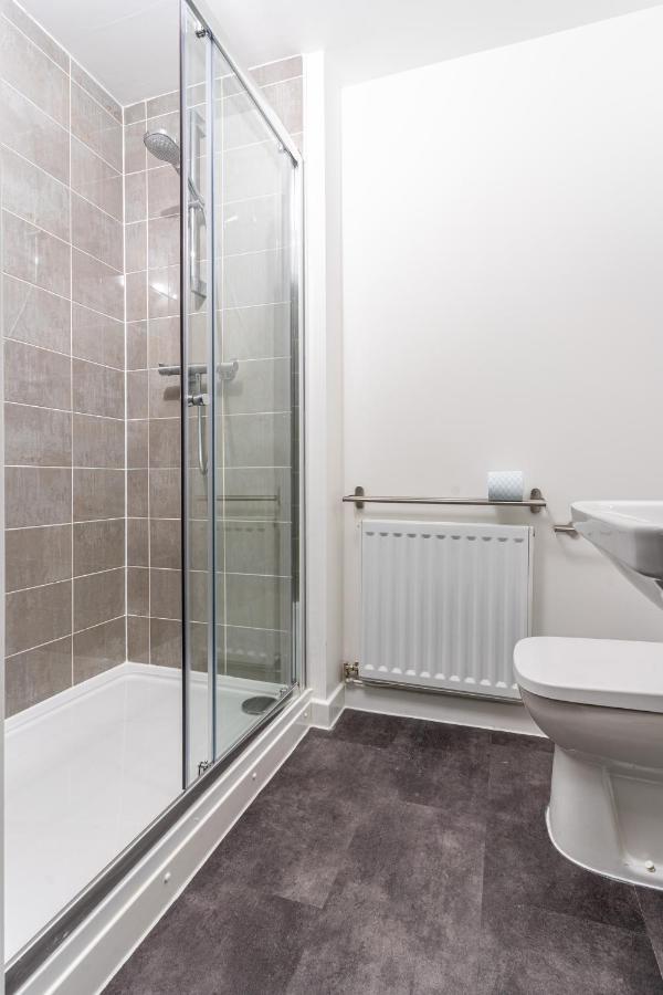 Spacious 3 Bedroom House In Glasgow City With Private Parking & Garden Exteriör bild