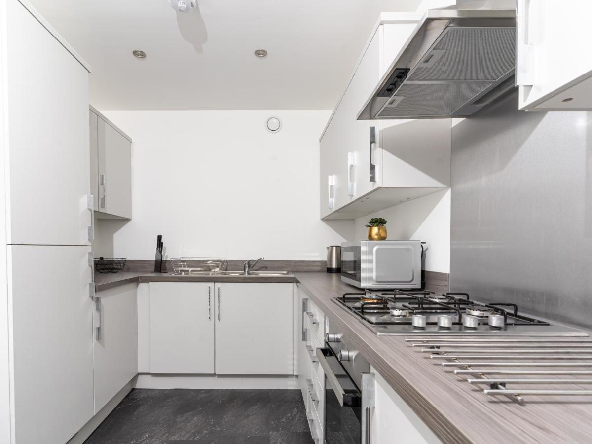 Spacious 3 Bedroom House In Glasgow City With Private Parking & Garden Exteriör bild